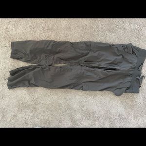 Lululemon army green joggers/ pant
